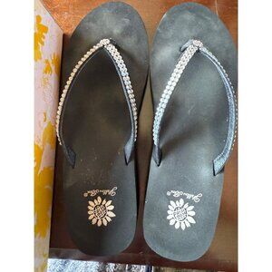Yellow Box Custard Rhinestone Slate Gray Flip-Flop 8.5  sandals
